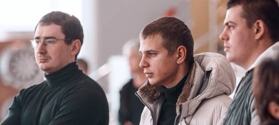 Изображение на странице По местному времени Тойота Центр Курск